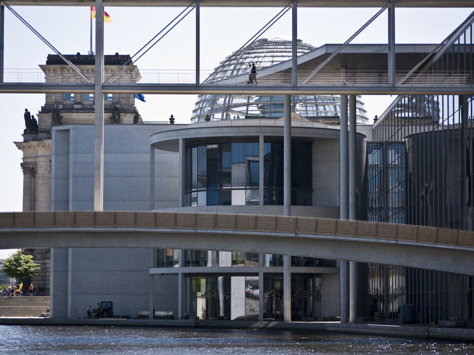 Berlin-Paul-Loebe-Bau und Reichstagskuppel